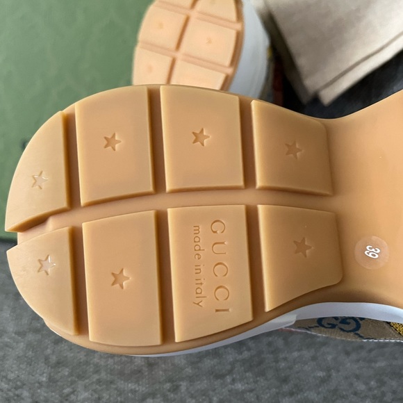 NIB Gucci Rhyton Multicolor Sneakers size 39 - Picture 9 of 12